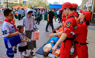 徐州鼓樓豐財(cái)街道 安全宣傳進(jìn)萬家 應(yīng)急知識(shí)入人心